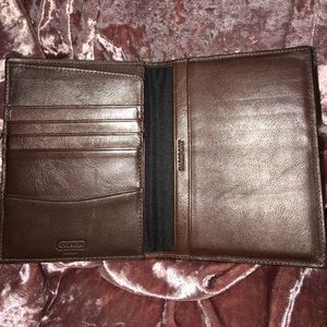 Coach Passport Cover ✈️ 🌍